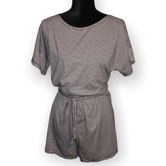 After Market Short Sleeve Short romper Black and white stripes - Picture 2 of 11